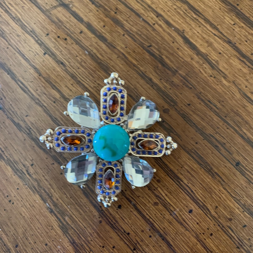 Stella and Dot broach